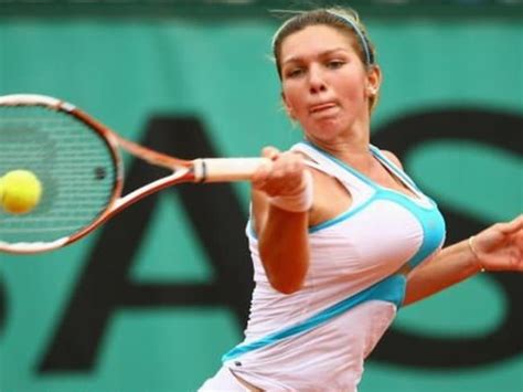 simona halep tits|Breast reduction saved tennis star Simona Halep’s career